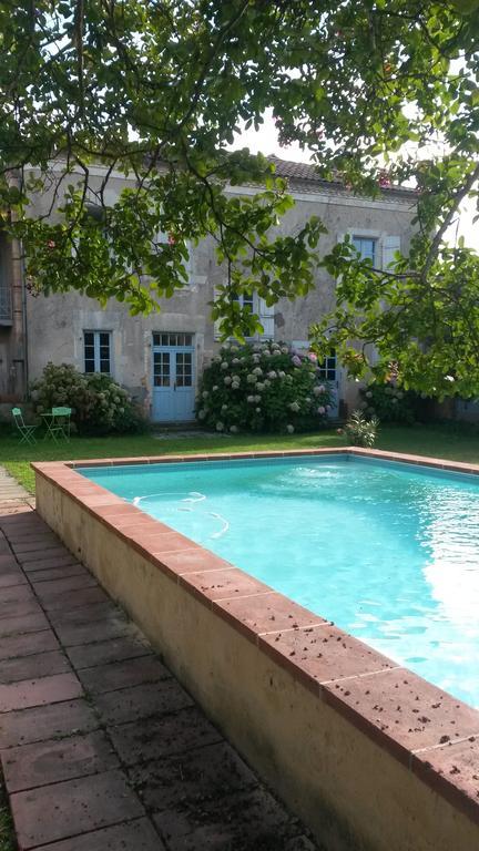Bed and Breakfast Maison Arriu Montaut  Екстер'єр фото