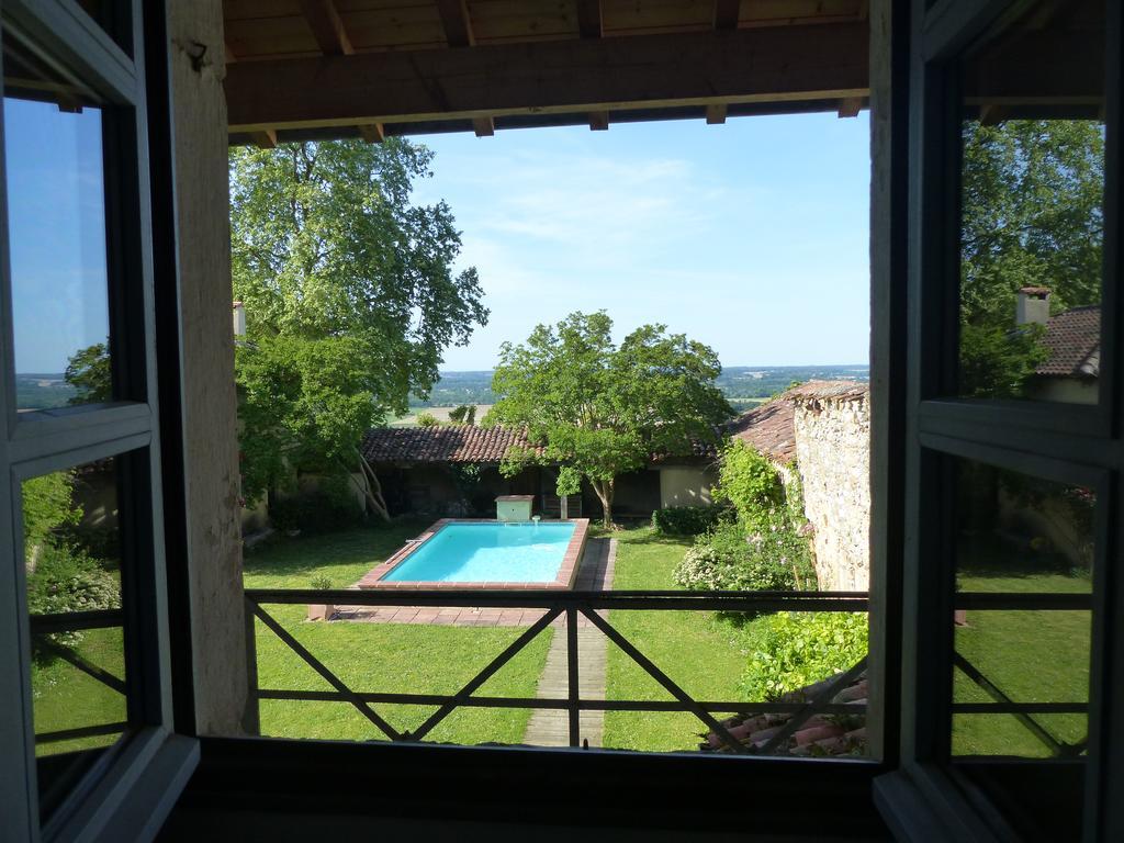 Bed and Breakfast Maison Arriu Montaut  Екстер'єр фото